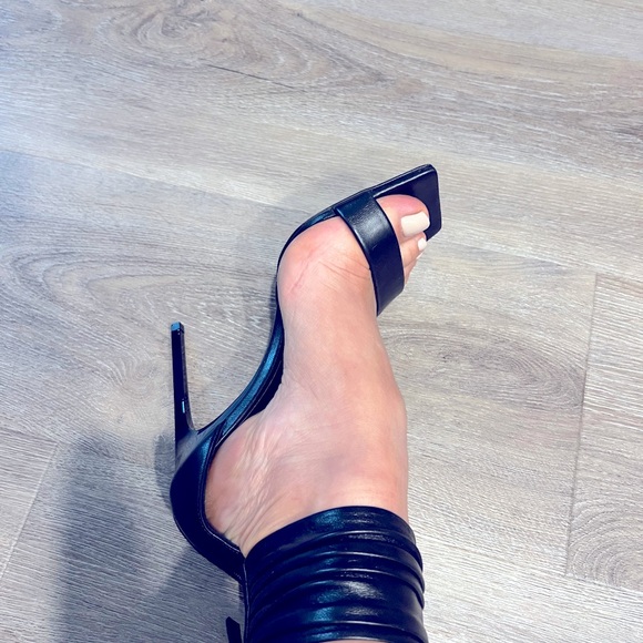 Versace Medusa heels - Picture 10 of 10